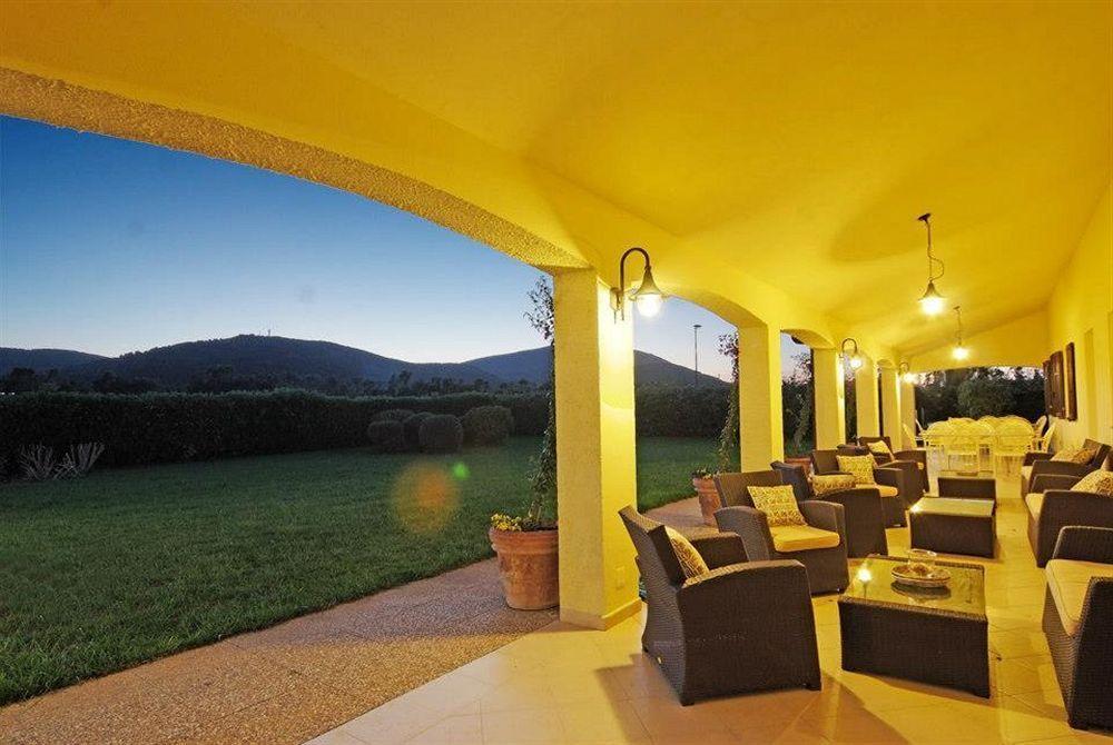 Hotel Domominore Fertilia Buitenkant foto
