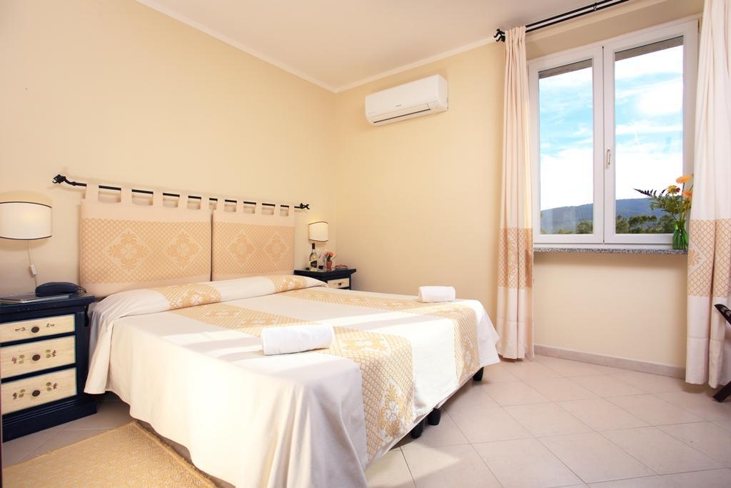Hotel Domominore Fertilia Buitenkant foto