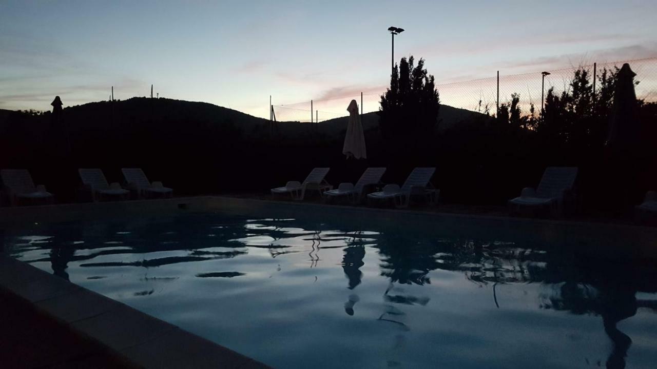 Hotel Domominore Fertilia Buitenkant foto
